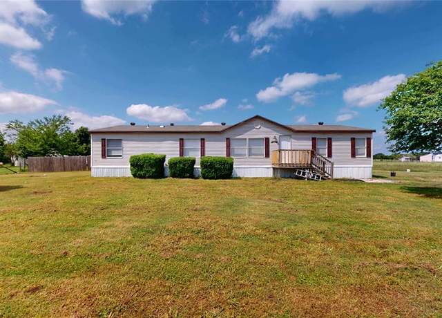 Property at 817 Kaufman St, Scurry, TX 75158, 4 beds, 2 baths