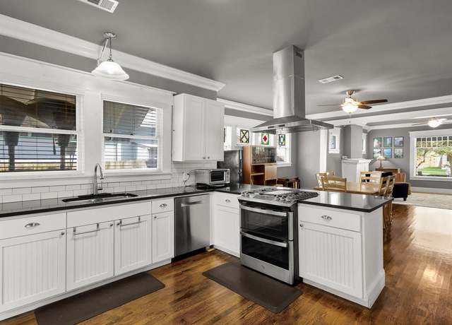 Property at 1942 Fairmount Ave, Fort Worth, TX 76110, 3 beds, 2 baths