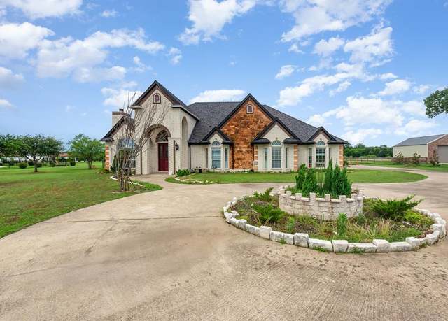 Property at 624 Horseshoe Bnd, Royse City, TX 75189, 4 beds, 3.5 baths