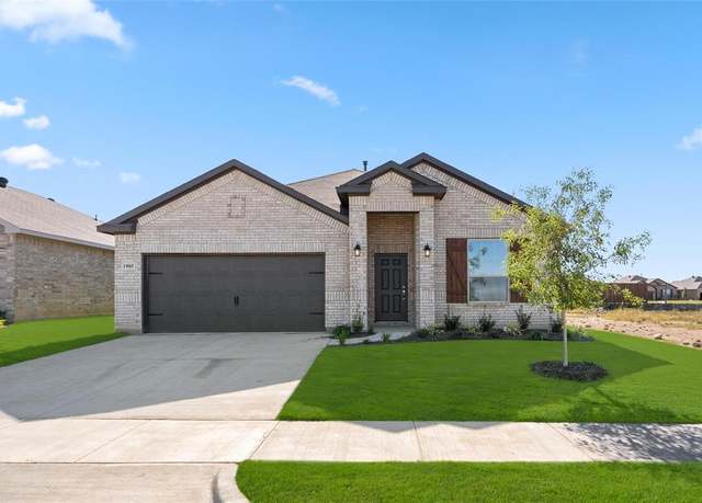 Property at 1905 Mohican Dr, Cleburne, TX 76033, 4 beds, 2 baths