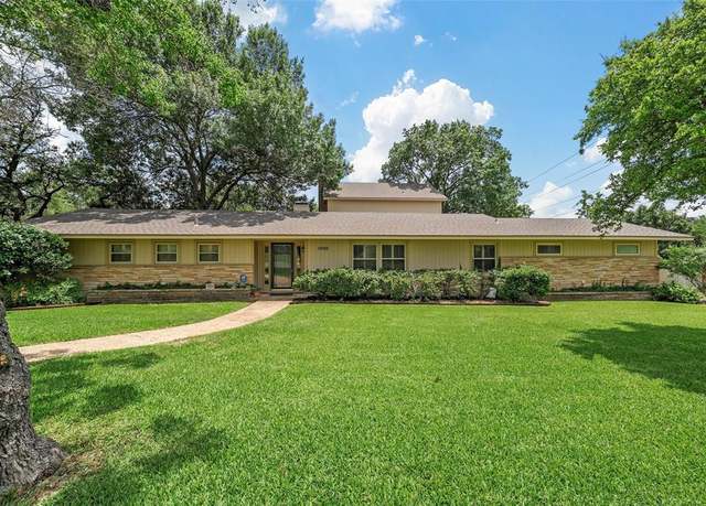 Property at 5000 Ridgeview Dr, Waco, TX 76710, 5 beds, 3.5 baths