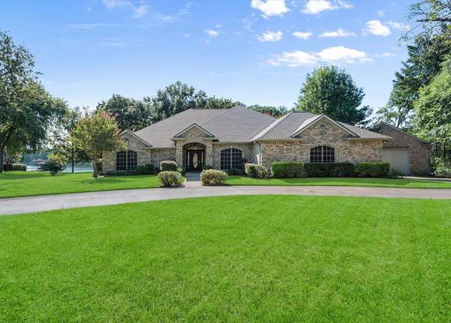 Property at 410 Hidden Oaks Ln, Corsicana, TX 75109, 4 beds, 2 baths