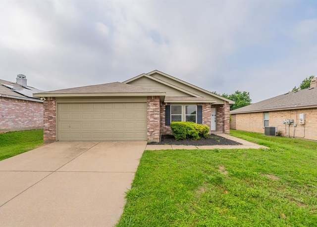 Property at 529 Magdalen Ave, Fort Worth, TX 76036, 3 beds, 2 baths