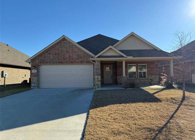 Property at 703 Tippit Ln, Greenville, TX 75402, 3 beds, 2 baths