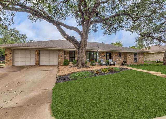 Property at 3820 Minot Ave, Fort Worth, TX 76133, 3 beds, 3 baths