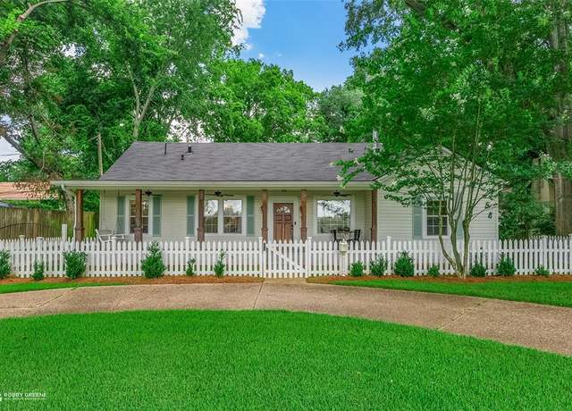 Property at 440 Ockley Dr, Shreveport, LA 71105, 3 beds, 2 baths