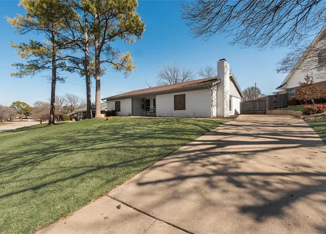 Property at 6517 Whitman Ave, Fort Worth, TX 76133, 3 beds, 2 baths