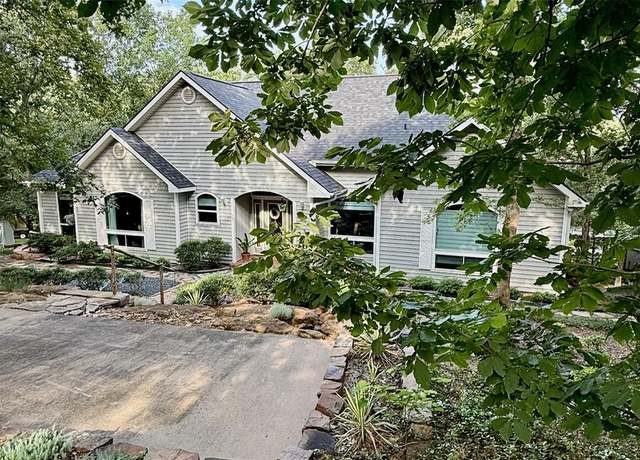 Property at 37 Bridlepath Dr, Pottsboro, TX 75076, 4 beds, 3 baths