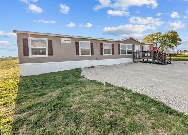 Property at 303 Mesa Rdg, Decatur, TX 76234, 4 beds, 2 baths