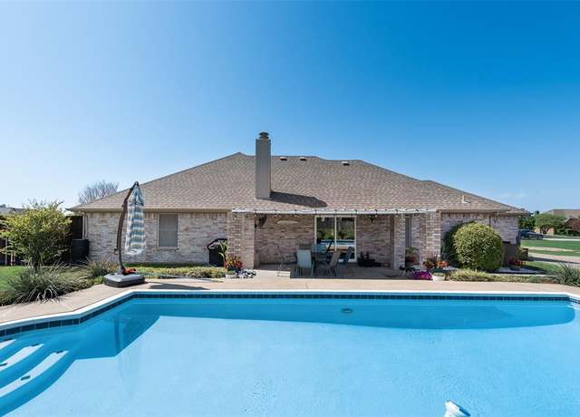 Property at 10951 Linda Cir, Forney, TX 75126, 4 beds, 2 baths