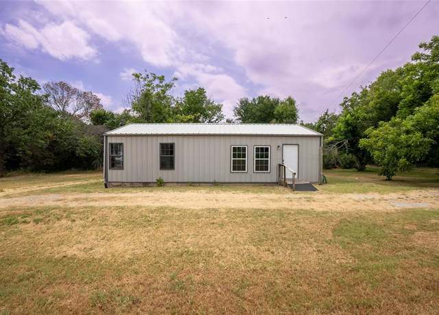 Property at 925 Fox Ln, Azle, TX 76020, 1 bed, 1 bath