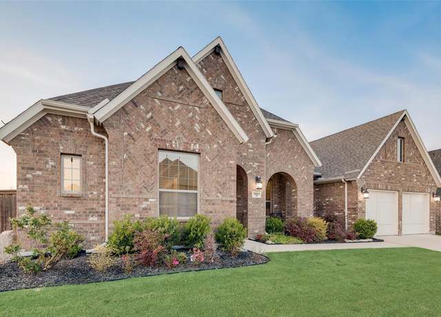 Property at 3001 Taylor St, Mansfield, TX 76063, 4 beds, 3.5 baths