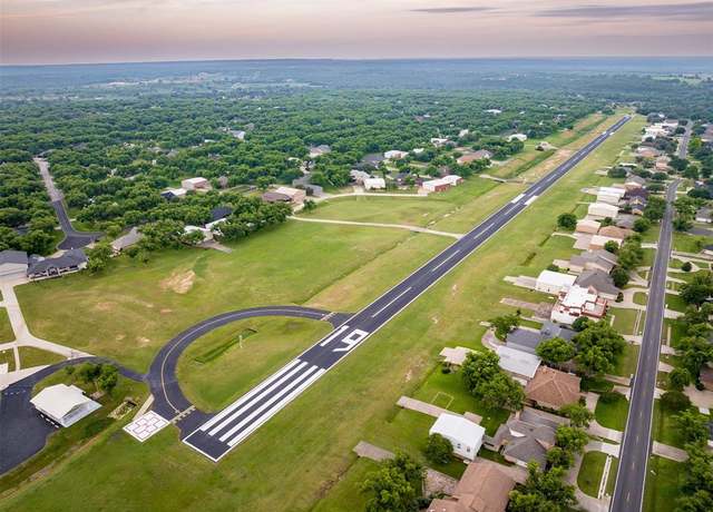 Property at 8913 Woodlawn Dr, Granbury, TX 76049, 3 beds, 2.5 baths