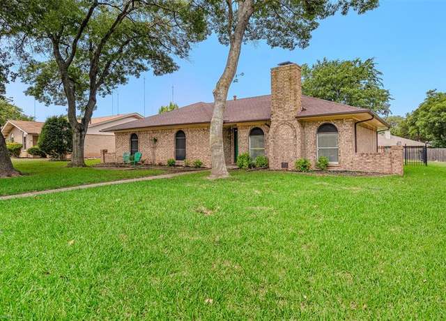 Property at 809 Monique, Cedar Hill, TX 75104, 3 beds, 2 baths