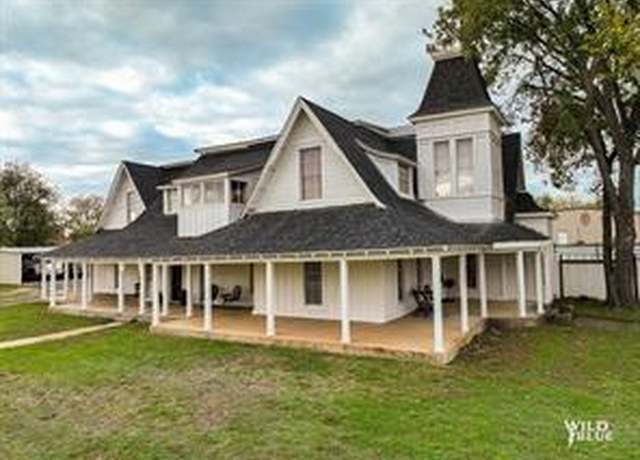 Property at 500 Central St, Albany, TX 76430, 7 beds, 3 baths
