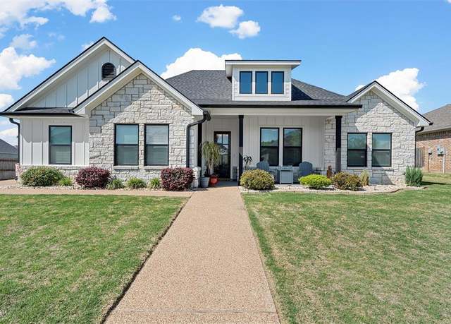 Property at 10300 T Bury Ln, Waco, TX 76708, 4 beds, 3 baths