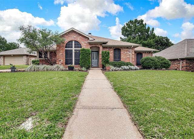 Property at 5307 Oak Branch Dr, Arlington, TX 76016, 3 beds, 2 baths