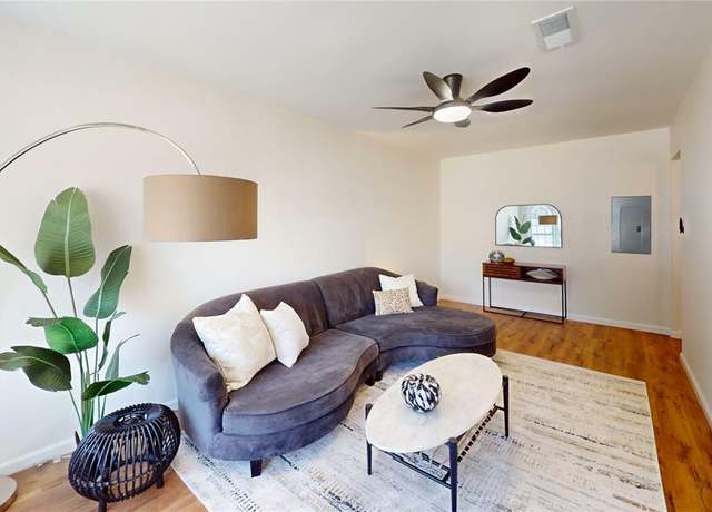 Property at 245 N Nachita Dr, Dallas, TX 75217, 3 beds, 2 baths