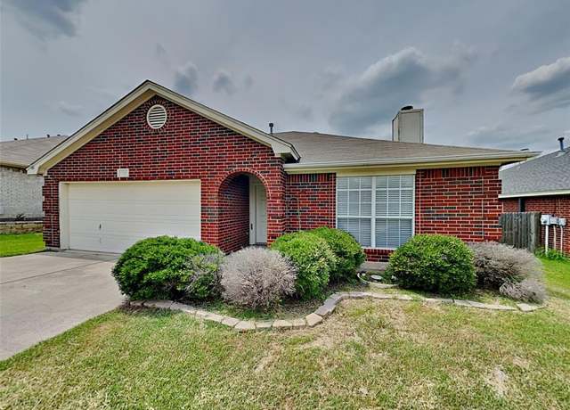Property at 1016 Doreen St, White Settlement, TX 76108, 3 beds, 2 baths