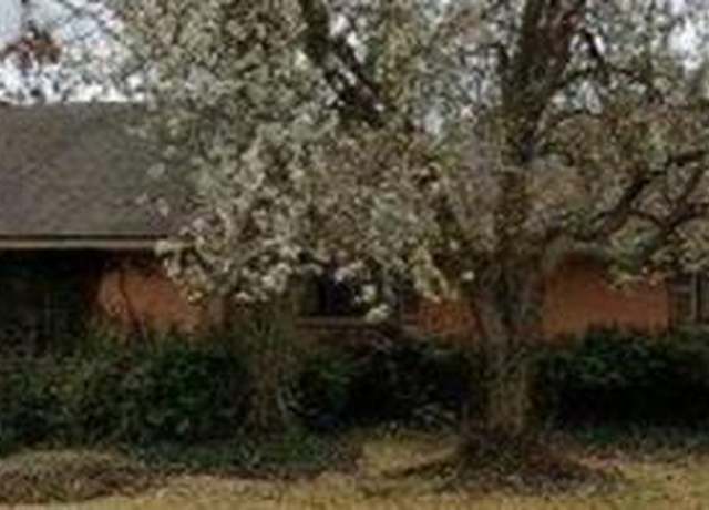Property at 5208 Caladium Dr, Dallas, TX 75229, 4 beds, 3.5 baths