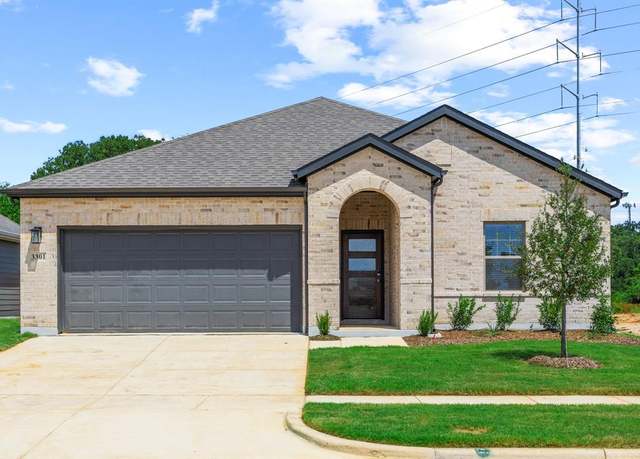 Property at 3301 Royal Forest Dr, Denton, TX 76208, 4 beds, 2 baths