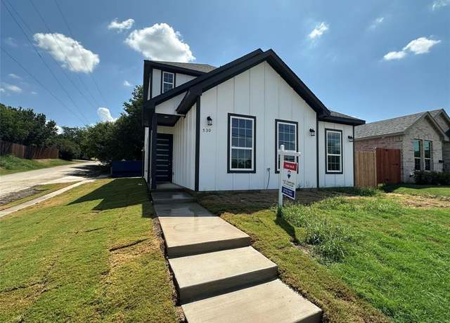 Property at 530 N M L King Jr Blvd, Grand Prairie, TX 75050, 4 beds, 3.5 baths