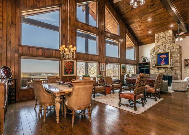 Property at 229 Southside Dr, Gainesville, TX 76240, 3 beds, 2.5 baths