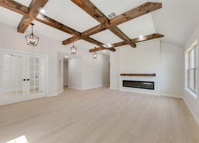 Property at 5317 Bellis Dr, Fort Worth, TX 76244, 3 beds, 2 baths