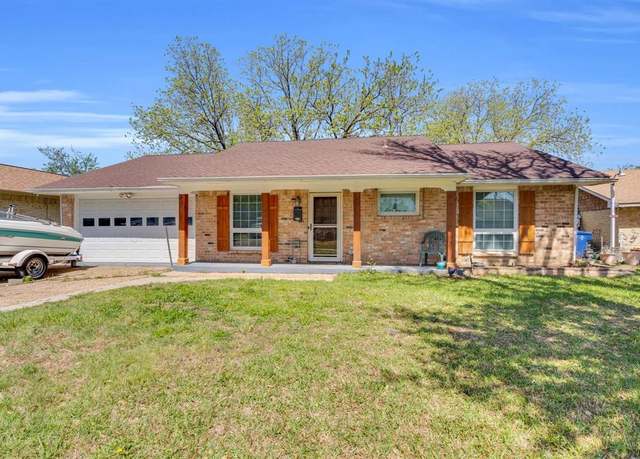 Property at 813 Westbrook Dr, Garland, TX 75043, 3 beds, 2 baths