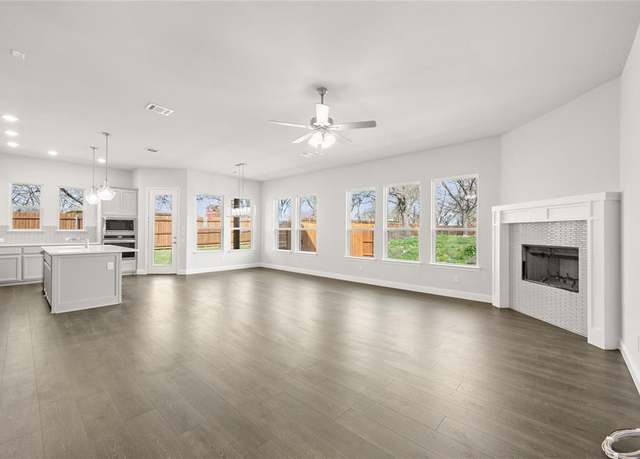 Property at 4021 Alpine St, Midlothian, TX 76065, 4 beds, 3 baths