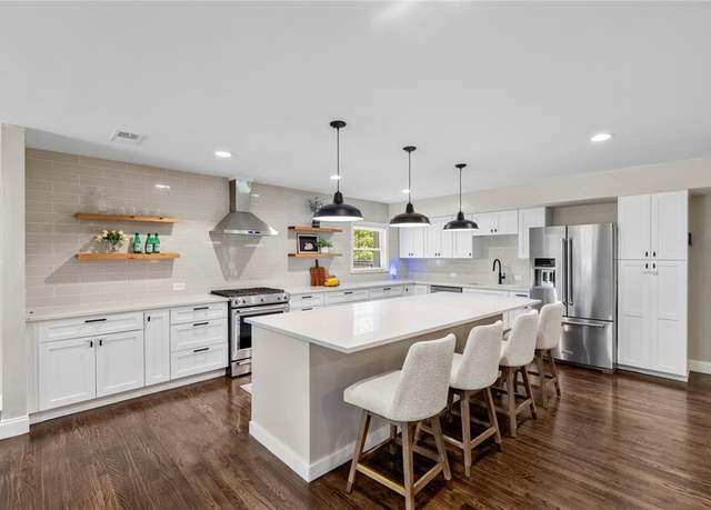 Property at 9031 Fringewood Dr, Dallas, TX 75228, 4 beds, 2.5 baths