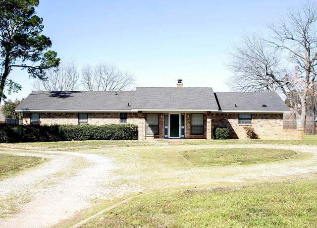 Property at 5204 Mansfield Rd, Arlington, TX 76017, 3 beds, 3 baths