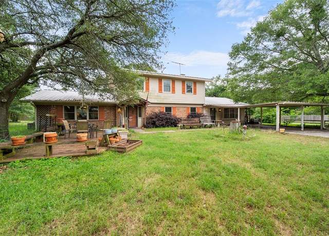 Property at 201 Sunset Dr, Fairfield, TX 75840, 4 beds, 2.5 baths