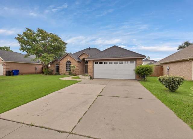 Property at 1526 Brittany Ln, Mansfield, TX 76063, 3 beds, 2 baths
