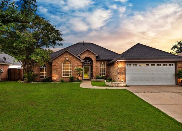 Property at 1526 Brittany Ln, Mansfield, TX 76063, 3 beds, 2 baths