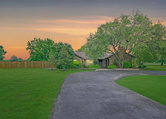 Property at 9577 Vail Eton Dr, Pilot Point, TX 76258, 4 beds, 2.5 baths