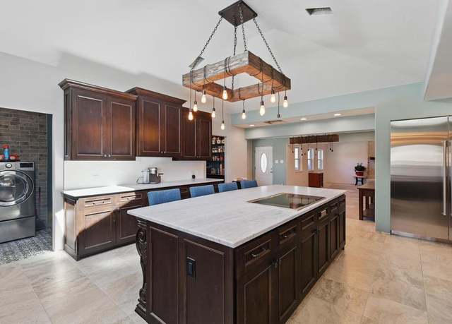 Property at 913 Ashland Ct, Mansfield, TX 76063, 5 beds, 4 baths
