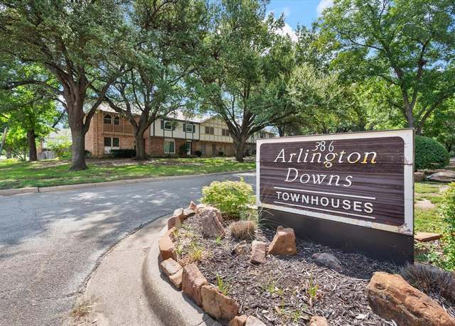 Property at 302 Westview Ter, Arlington, TX 76013, 2 beds, 2.5 baths
