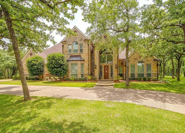 Property at 129 Country Vista Cir, Burleson, TX 76028, 4 beds, 3.5 baths