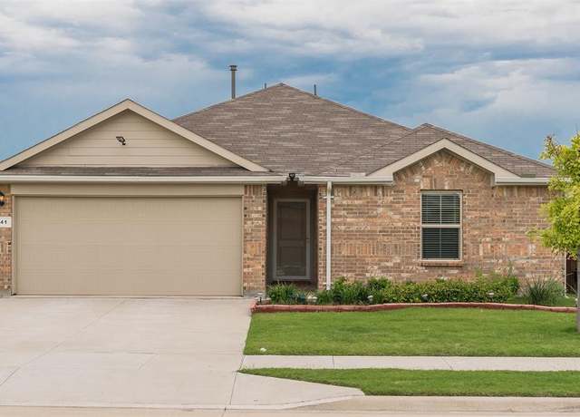 Property at 941 Loomis Trl, Justin, TX 76247, 3 beds, 2 baths