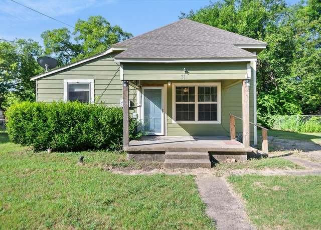 Property at 318 Mckenzie St, Waxahachie, TX 75165, 3 beds, 1 bath