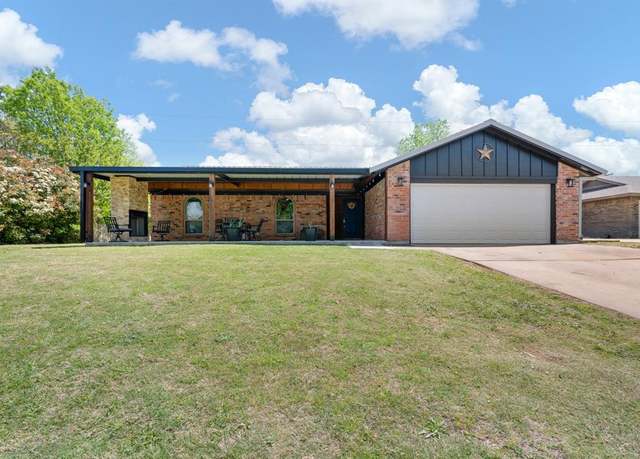 Property at 811 Ridgeway Rd, Joshua, TX 76058, 5 beds, 3 baths