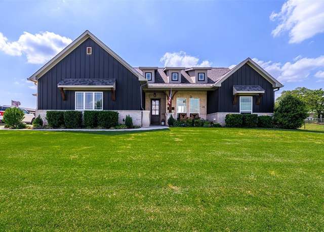 Property at 400 Christian Way, Azle, TX 76020, 4 beds, 2 baths