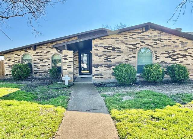 Property at 7302 Hardwood Trl, Dallas, TX 75249, 3 beds, 2 baths