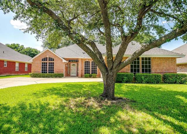 Property at 133 Sunny Meadows Dr, Burleson, TX 76028, 3 beds, 2 baths