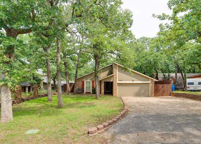 Property at 2086 Breezywood Dr, Flower Mound, TX 75022, 3 beds, 2 baths