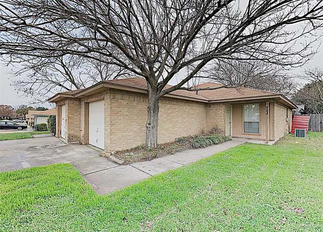 Property at 821 White Rock St, Saginaw, TX 76179, 4 beds, 2 baths
