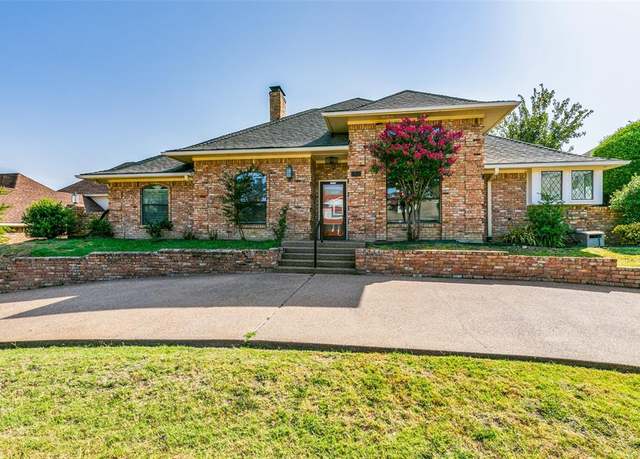 Property at 2914 Club Hill Dr, Garland, TX 75043, 4 beds, 2.5 baths