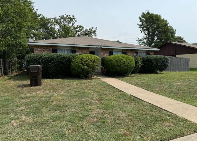 Property at 1837 Spanish Trl, Plano, TX 75023, 3 beds, 2 baths