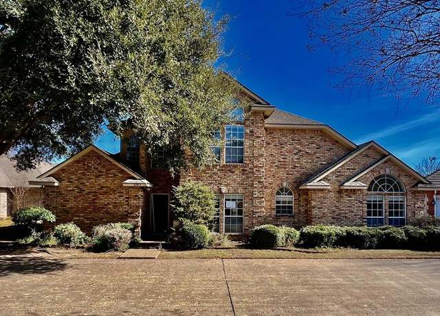 Property at 5945 River Bend Dr, Benbrook, TX 76132, 3 beds, 2.5 baths